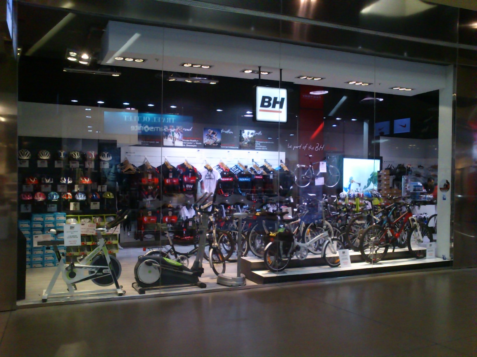 BH abre una nueva Concept Store
