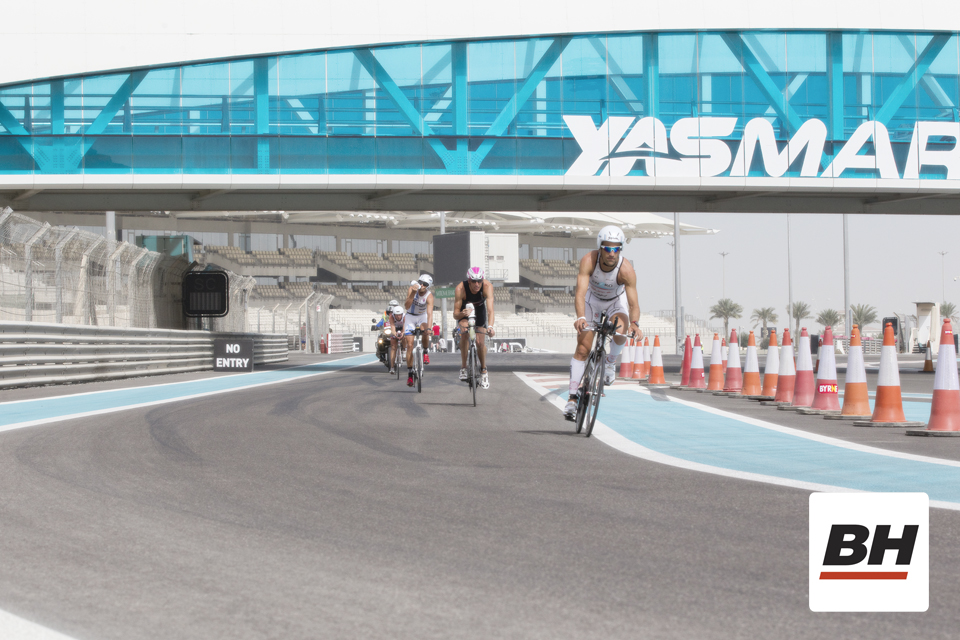 Eneko Llanos logra la segunda plaza en el triatlón de Abu Dhabi