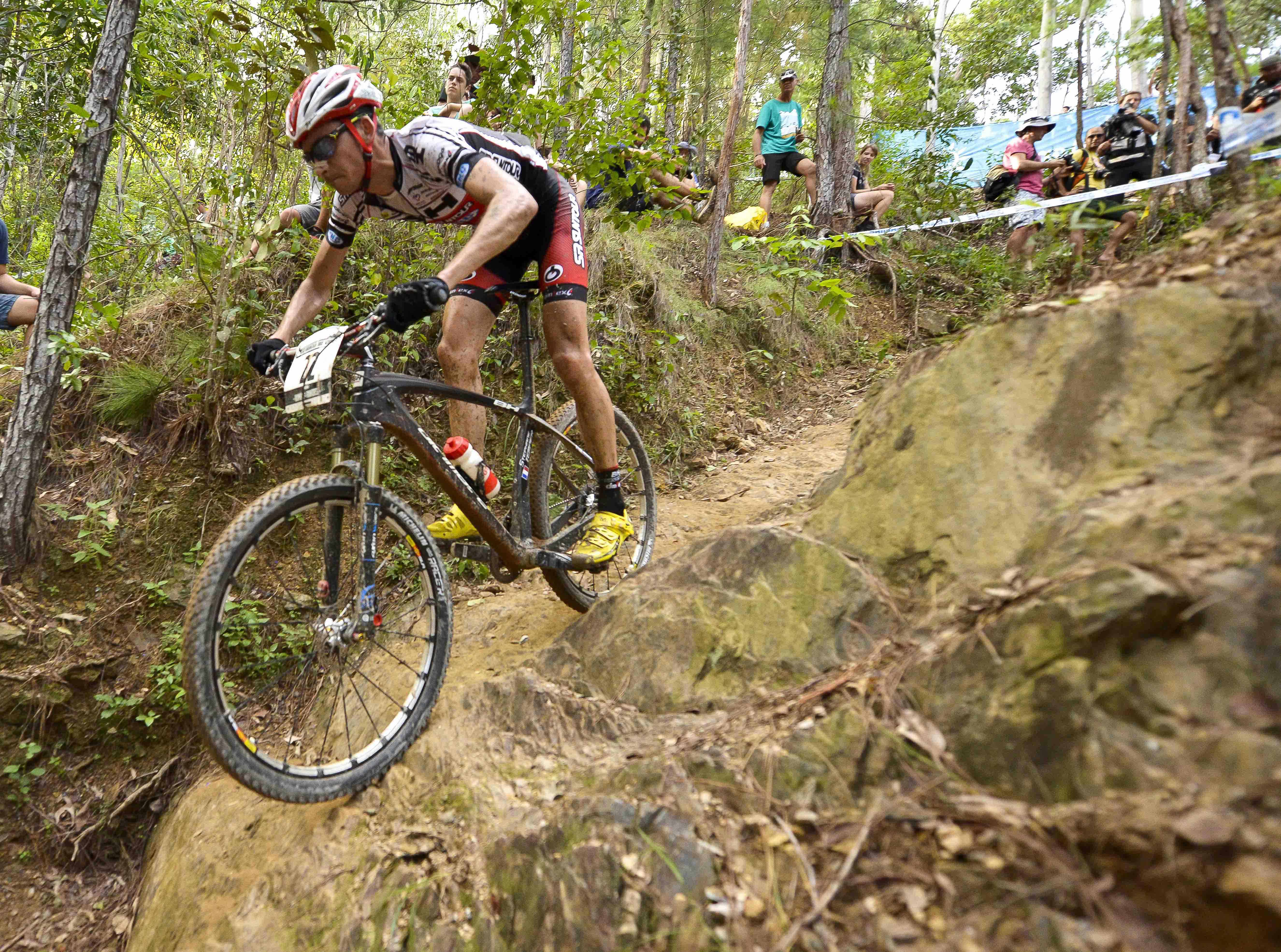 El BH Suntour KMC líder en la clasificación por equipos del ranking UCI