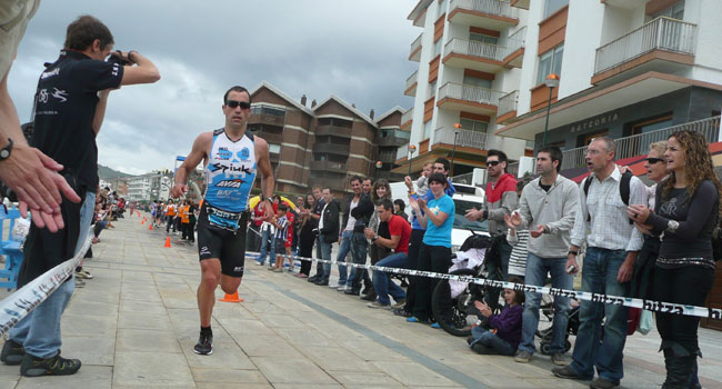Eneko Llanos competirá en el BH Zarauzko Triatloia para el que ya no quedan plazas