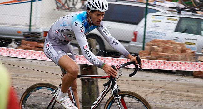 Egoitz Murgoitio e Isaac Suárez suben en la clasificación de la UCI