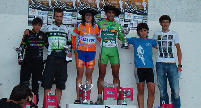 Juan Carlos Nieva, del BH Bikezona Inverse, lleva a la Ultimate a lo más alto del Duatlón Cross de Arriarán