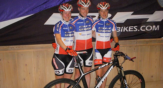 Julie Bresset, segunda en la primera prueba de la Copa del Mundo de MTB 2011
