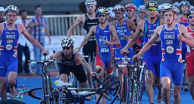 Mario Mola acaricia el podio en el Europeo de Triatlón