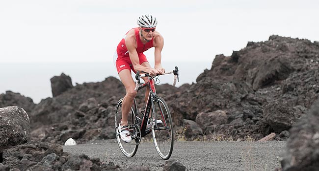 Angela Naeth logra el segundo puesto en el St. Croix Ironman 70.3 y Reto Hug se impone en el Subic Bay Triathlon